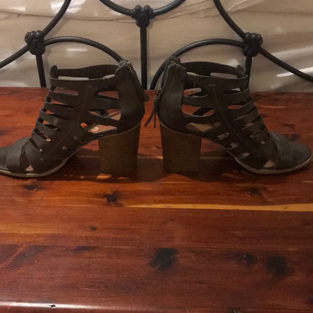 Open Toed Heels - Picture 4 of 4